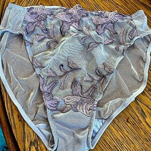 NWOT VTG WACOAL Sheer Viscose&EmbroideryFrontPurpleFlowers.M RareSexyPerfect🔥🔥